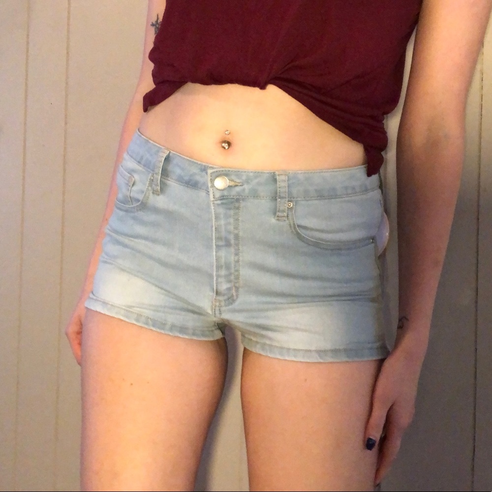 CLEARANCE. READ DESCRIPTION- jean shorts